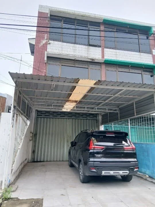 Disewakan Ruko Lokasi Strategis di Raden Saleh Surabaya Utara - Image 1