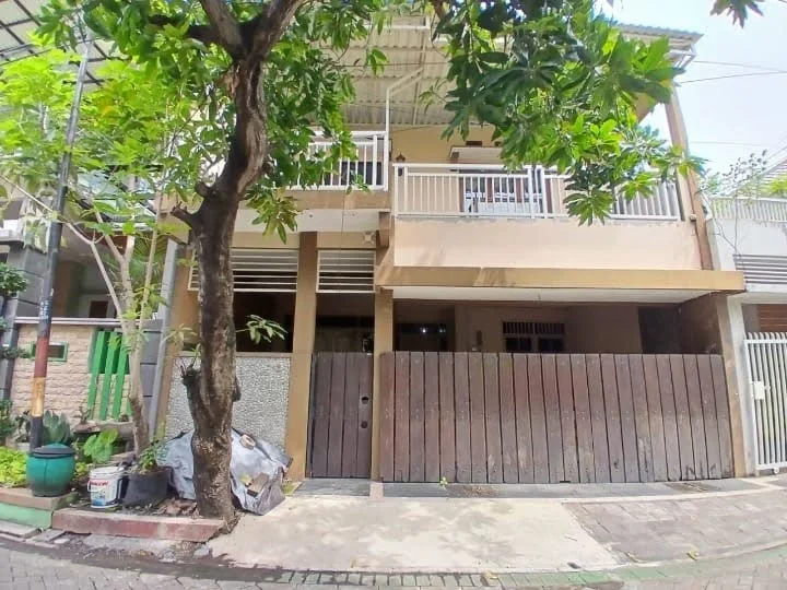 Disewakan Murah Rumah 2 Lantai Siap Huni di Pondok Rosan Surabaya Barat - Image 1