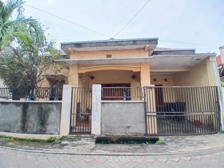 Dijual rumah lokasi strategis di Kedinding Tengah Sekolahan, Surabaya Utara