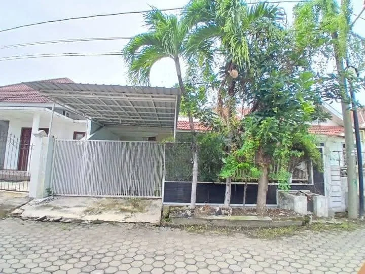 Dijual rumah siap huni di Taman Pondok Indah, Wiyung, Surabaya Barat