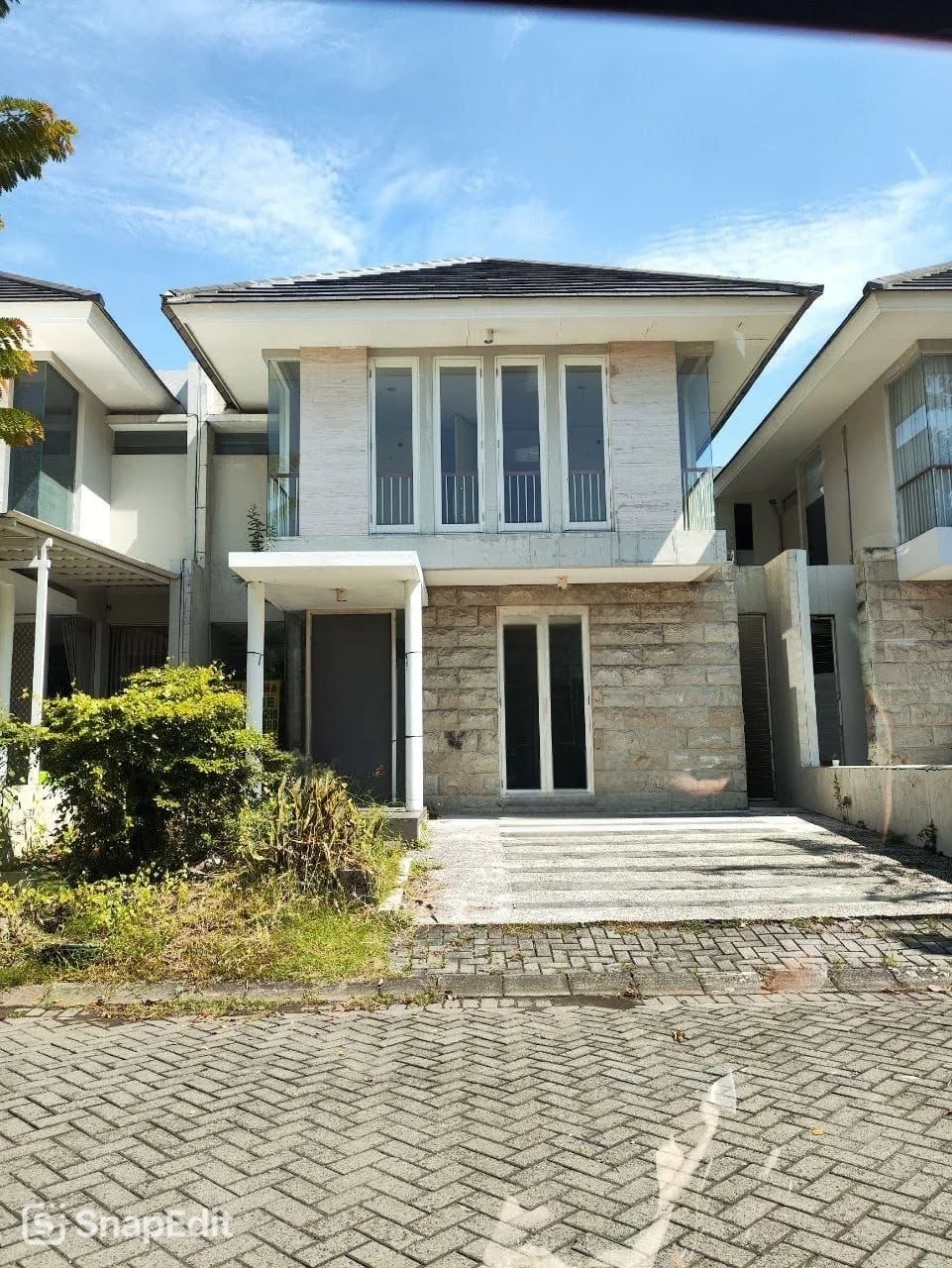 Dijual / Disewakan Rumah Bagus di Greenlake Citraland Surabaya Barat