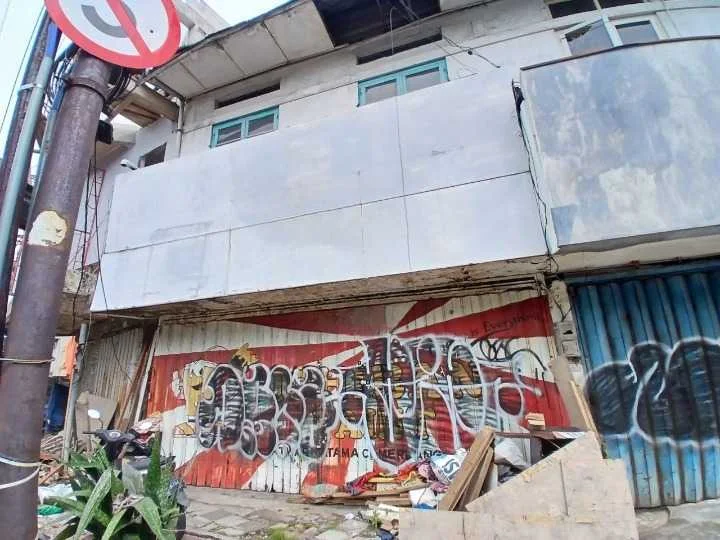 Dijual/disewakan Ruko Strategis di Baliwerti Surabaya Pusat - Image 1