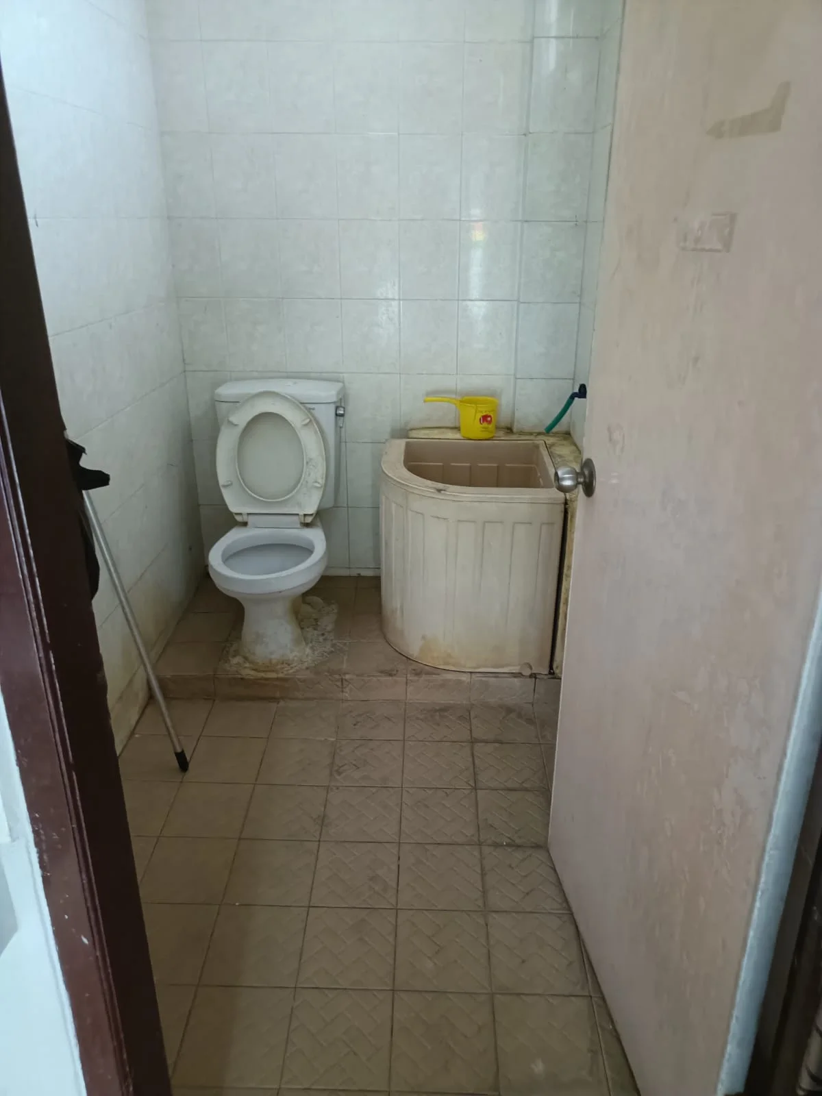 Dikontrakan Ruko 3 Lantai Raya Mulyosari Lokasi Komersil Strategis Surabaya Timur - Thumbnail 7