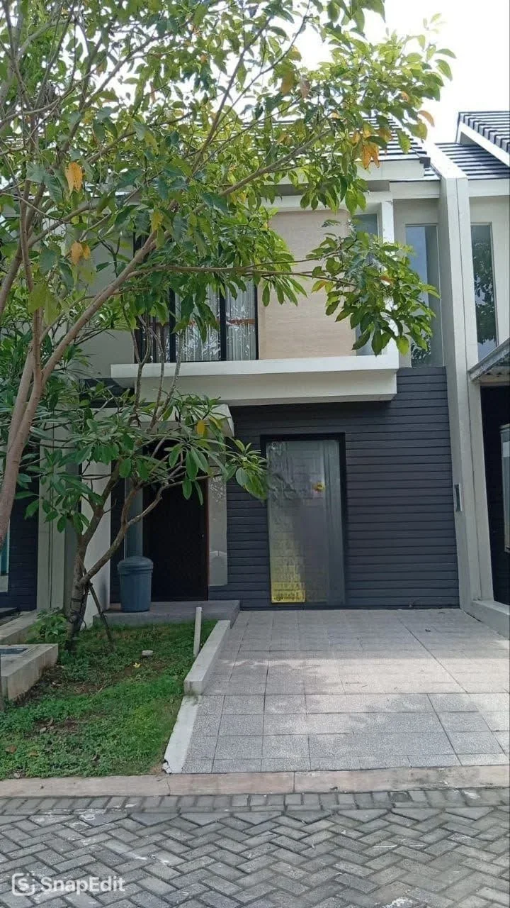 Dijual Rumah Semi Furnished di Northwest Lake Citraland Utara Surabaya Barat