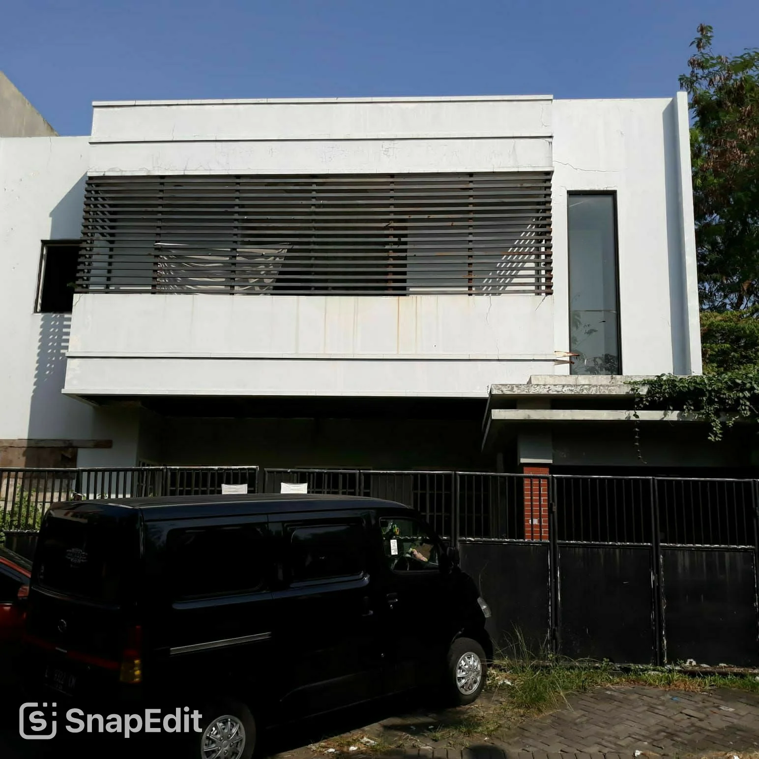 Dijual Rumah Usaha Strategis Bukit Kencana Indah Surabaya Barat
