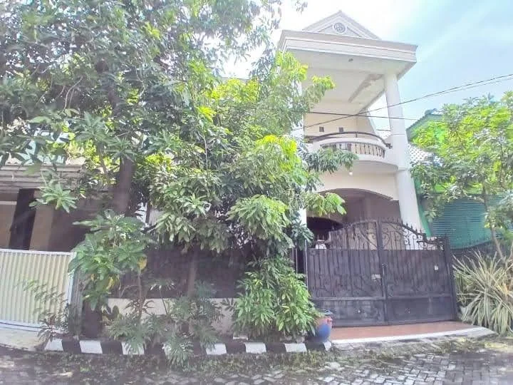 Dijual rumah siap huni di Taman Pondok Indah, Surabaya Barat