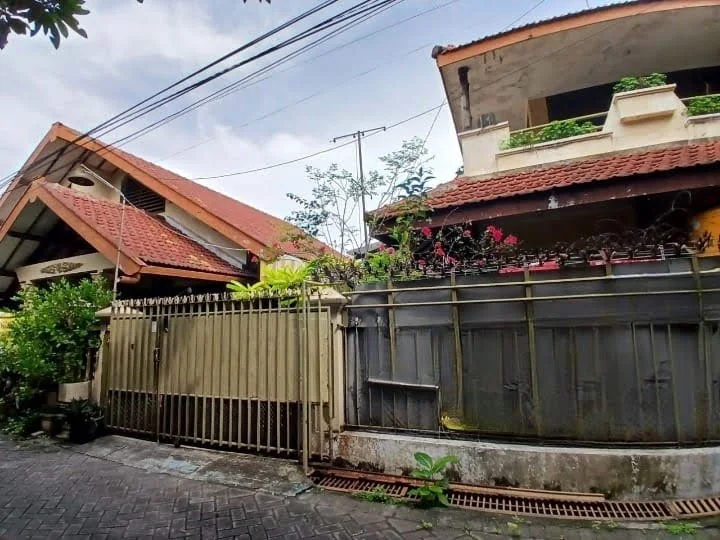 Dijual rumah lokasi strategis di Pakis Tirtosari, Surabaya Barat