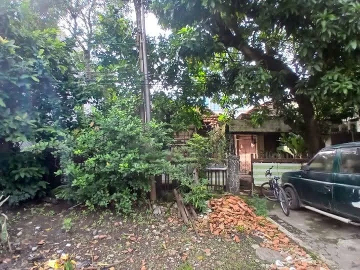 Dijual rumah lokasi strategis di Pakis Tirtosari, Surabaya Barat
