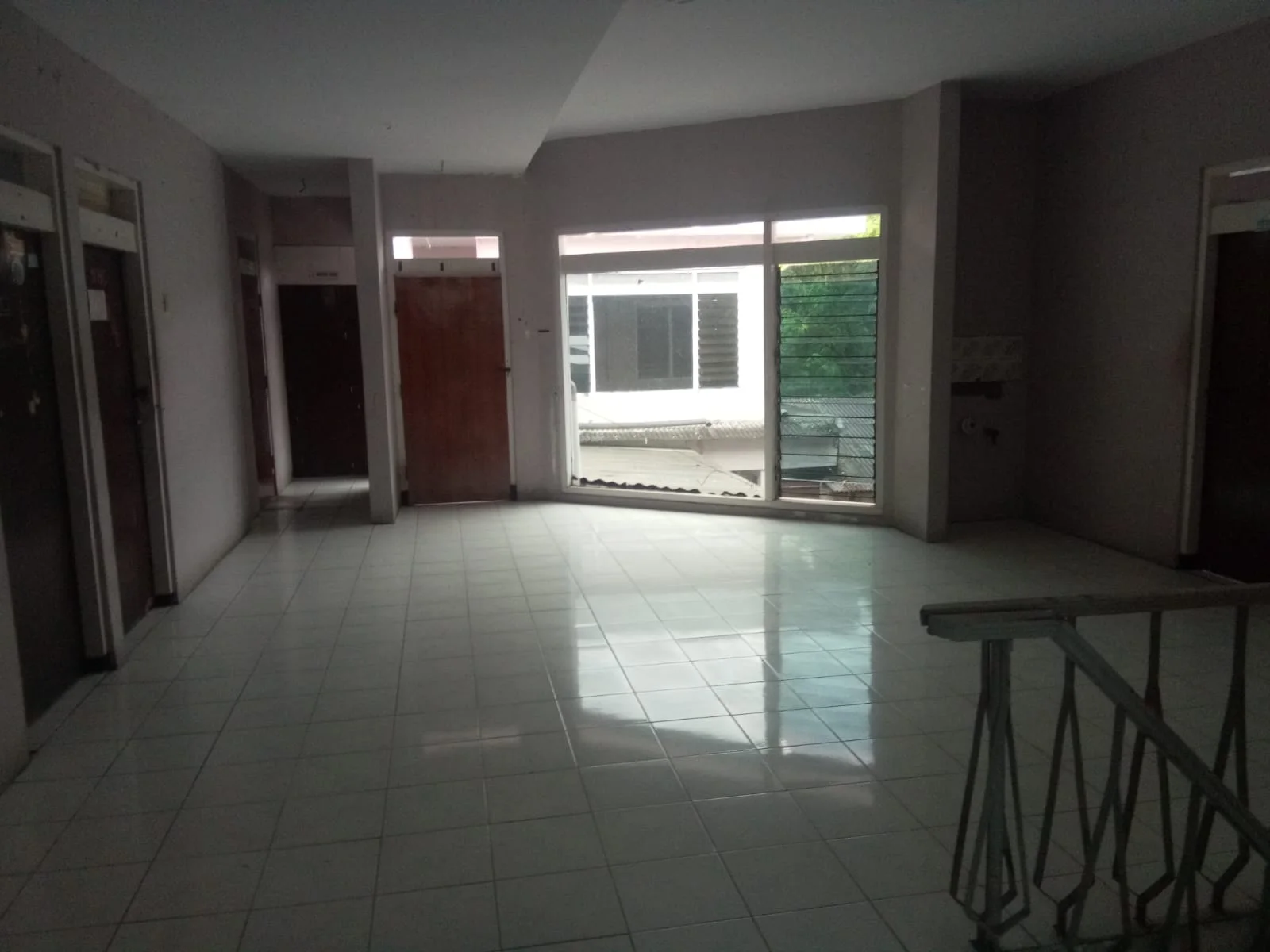 Jual / Sewa Rumah 2 Lantai Halaman Luas Gayungsari Surabaya Selatan - Thumbnail 3