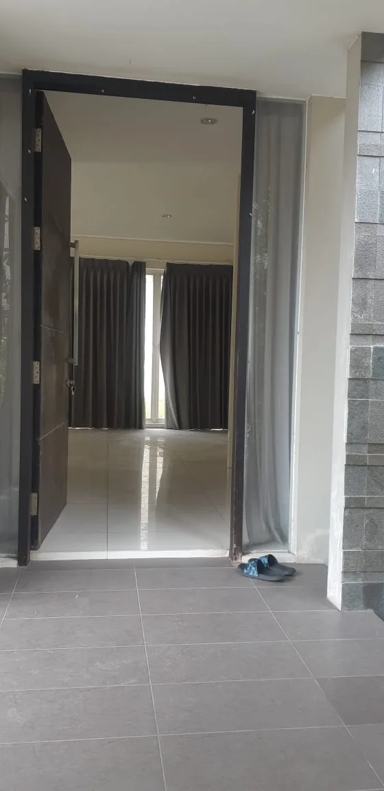 Disewakan Rumah Bagus di Pelican Hill Citraland Utara Surabaya Barat - Thumbnail 3