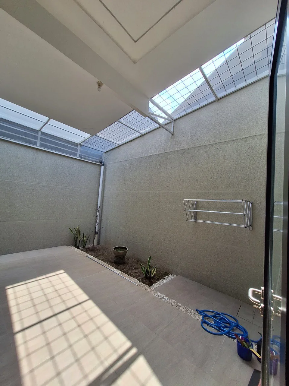 Dijual/disewakan Rumah Semi Furnished Lokasi di North West Citraland Surabaya Barat - Thumbnail 4