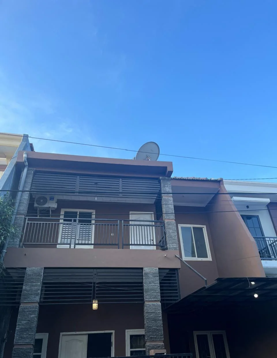 DISEWAKAN RUMAH STRATEGIS – PUCANG, SURABAYA TIMUR
