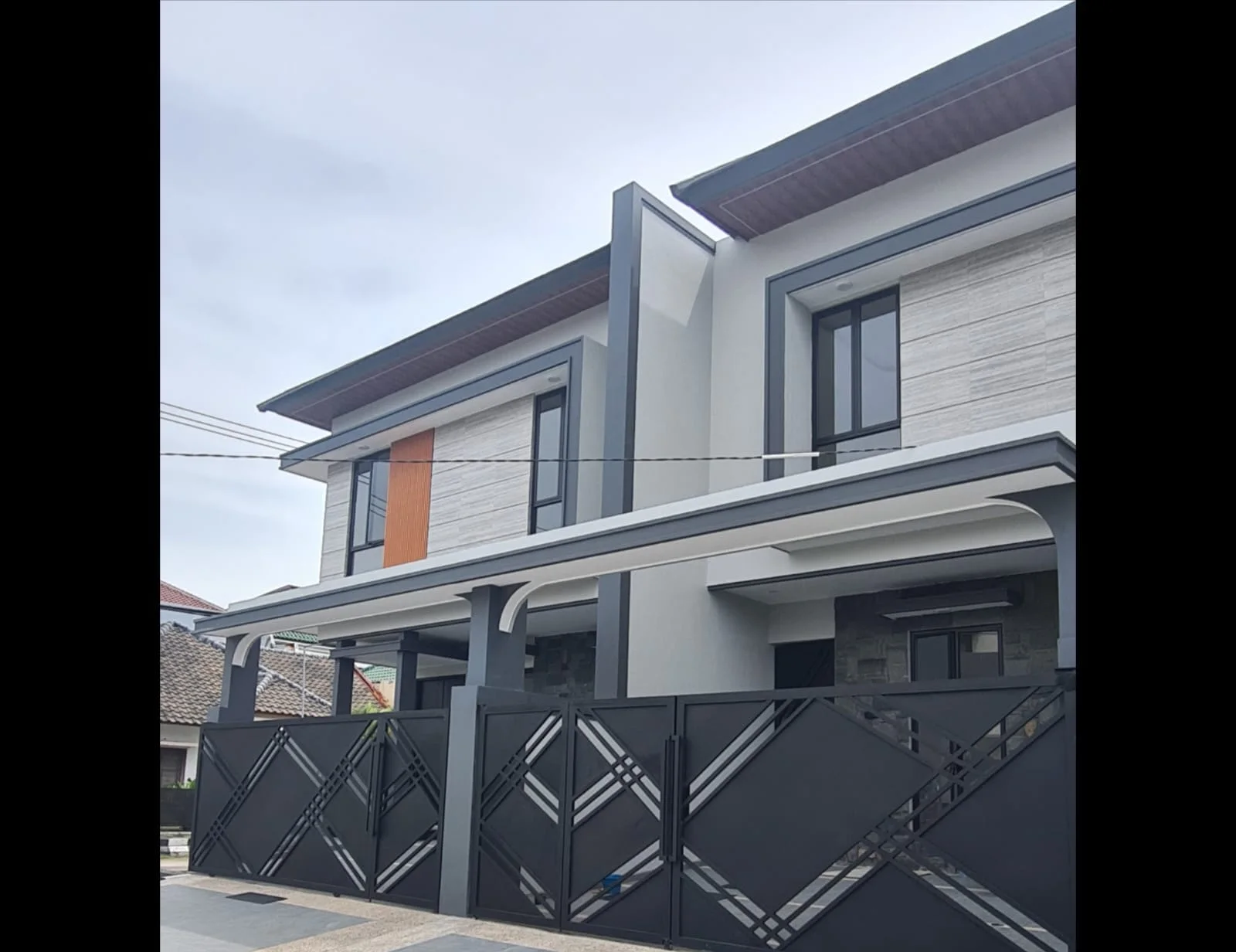 DIJUAL RUMAH PREMIUM DI SUTOREJO SURABAYA TIMUR • LOKASI ELIT • SIAP HUNI
