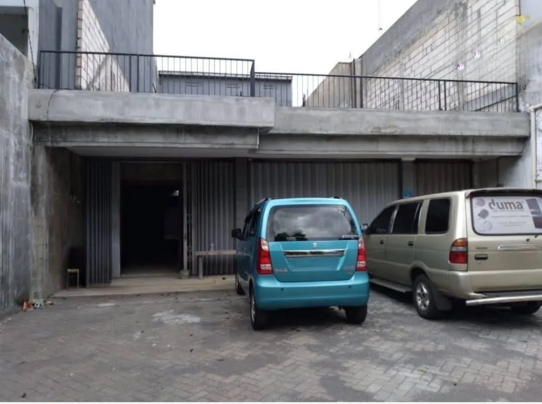 Disewakan Rumah Tempat Usaha Lokasi Strategis di Raya Jemursari Surabaya Selatan