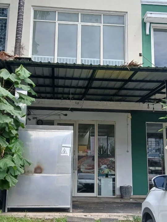 Disewakan / Oper Kontrak Ruko San Antonio 2 Lantai Lokasi Komersial Strategis Surabaya Timur - Image 1
