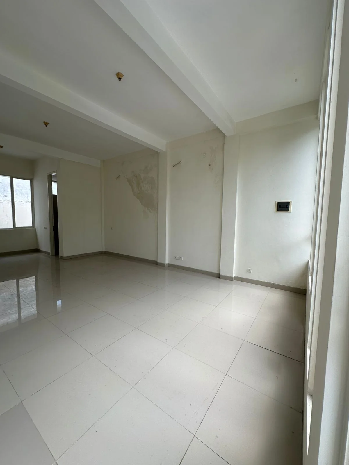Disewakan Ruko Bizhome 2 Lantai Lokasi Komersil Strategis Pakuwon City Surabaya Timur - Thumbnail 2