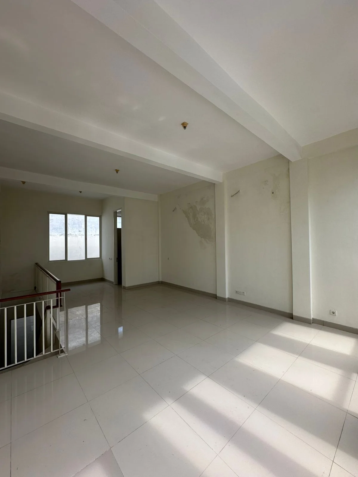 Disewakan Ruko Bizhome 2 Lantai Lokasi Komersil Strategis Pakuwon City Surabaya Timur - Thumbnail 6