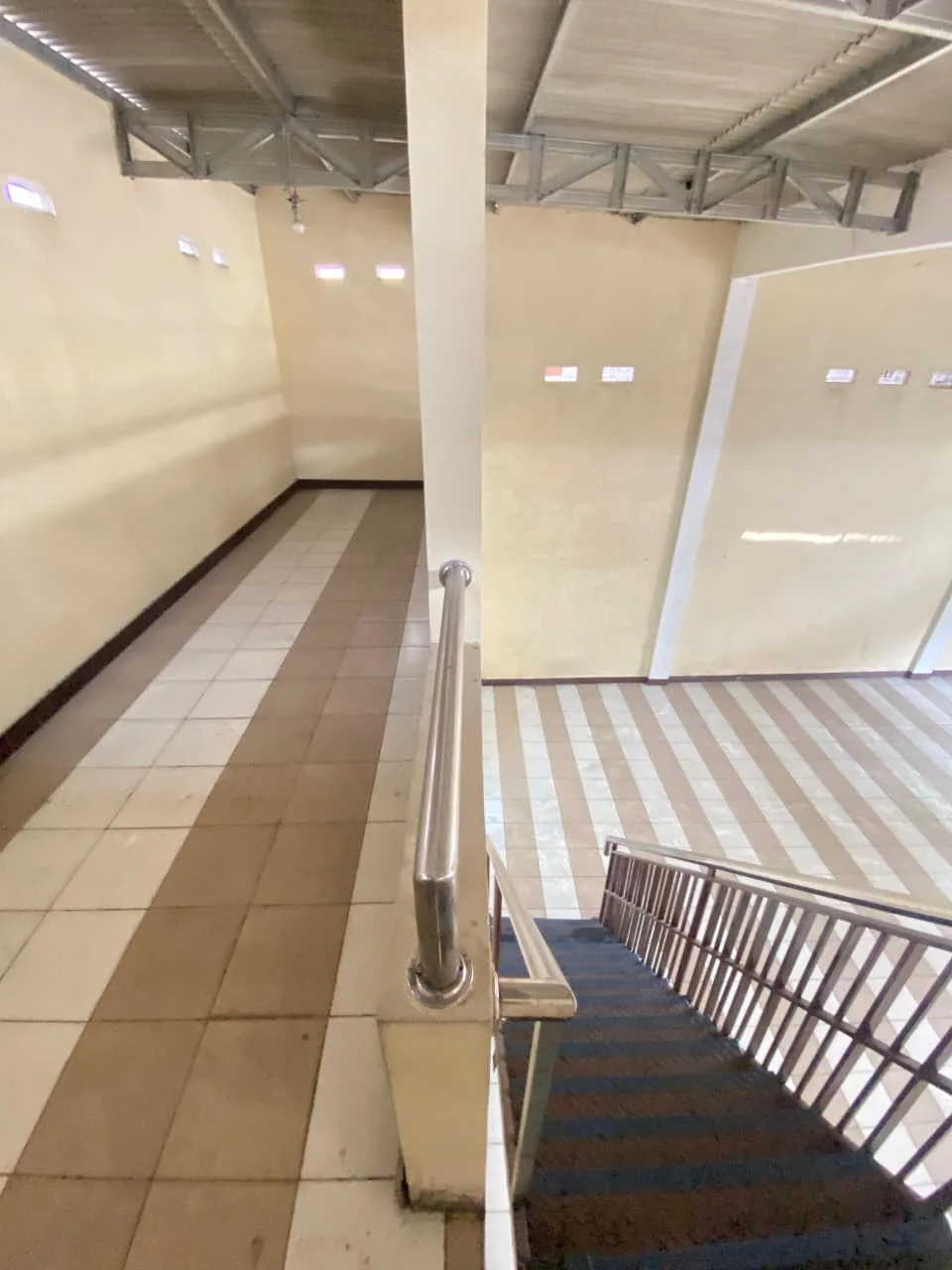 Dijual /disewakan Ruko 1,5 Lantai Strategis di Jalan Gresik Surabaya Utara - Thumbnail 2