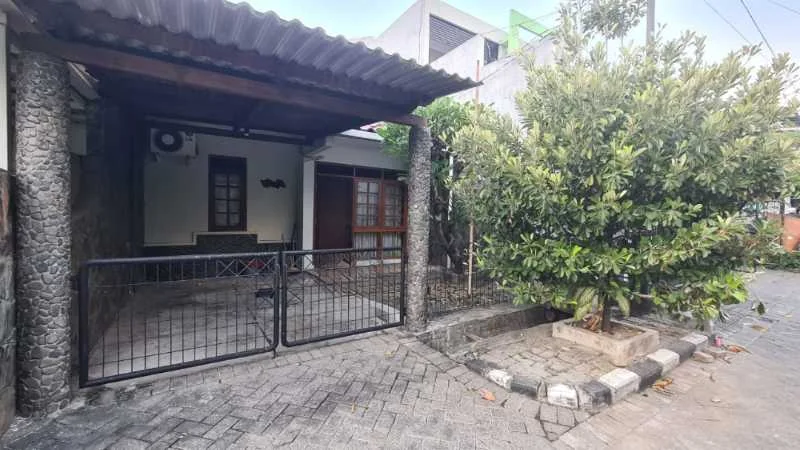 Dijual Rumah Siap Huni SHM Babatan Pratama Wiyung Surabaya Barat Bangunan Full Belakang - Image 1