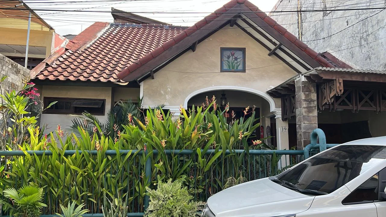 Dijual Rumah 2 Lantai Siap Huni Furnish Semolowaru Surabaya Timur Dekat Wisma Mukti - Image 1