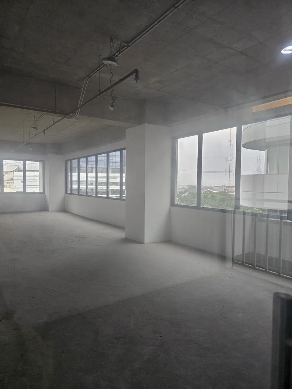 Disewakan Kantor Luas Strategis di Spazio Surabaya Barat