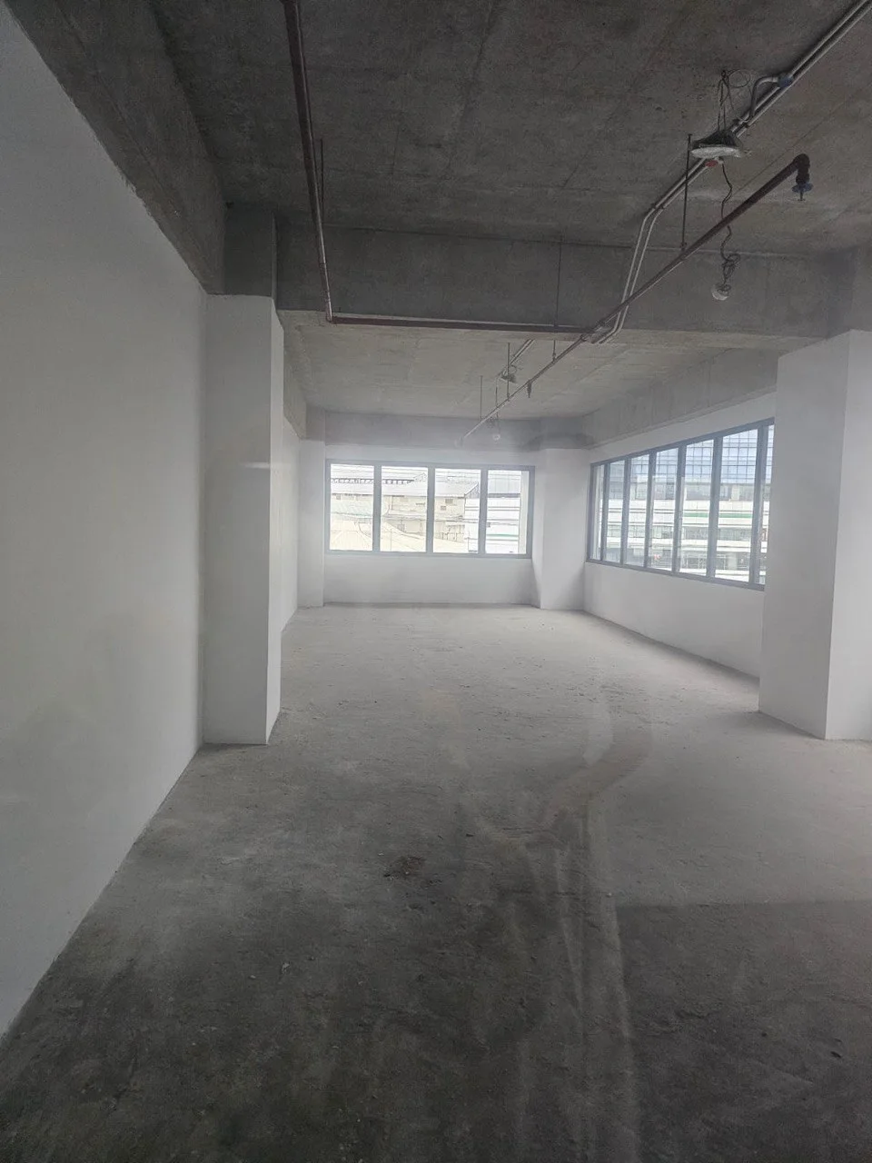 Disewakan Kantor Luas Strategis di Spazio Tower Surabaya Barat - Thumbnail 6