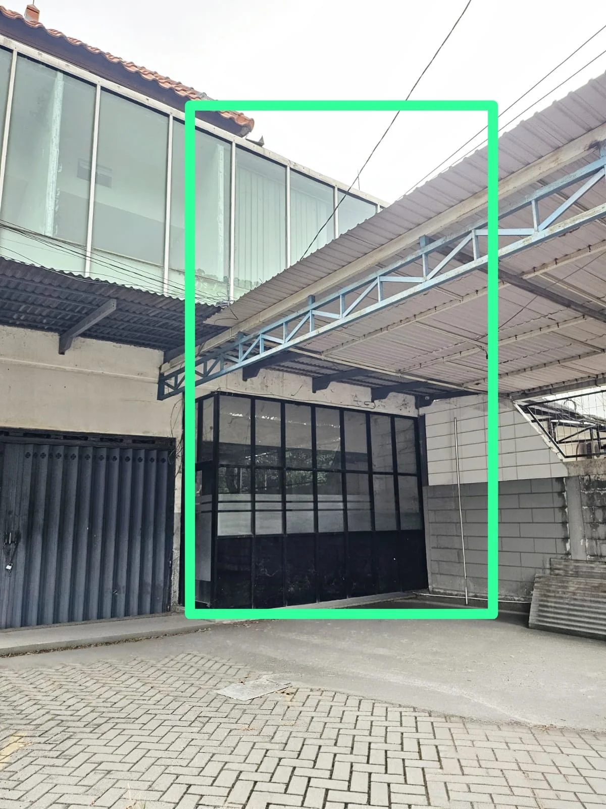 Dijual/Disewakan Ruko 2 Lantai Parkir Luas di Ketintang Lokasi Strategis Surabaya Selatan - Image 1