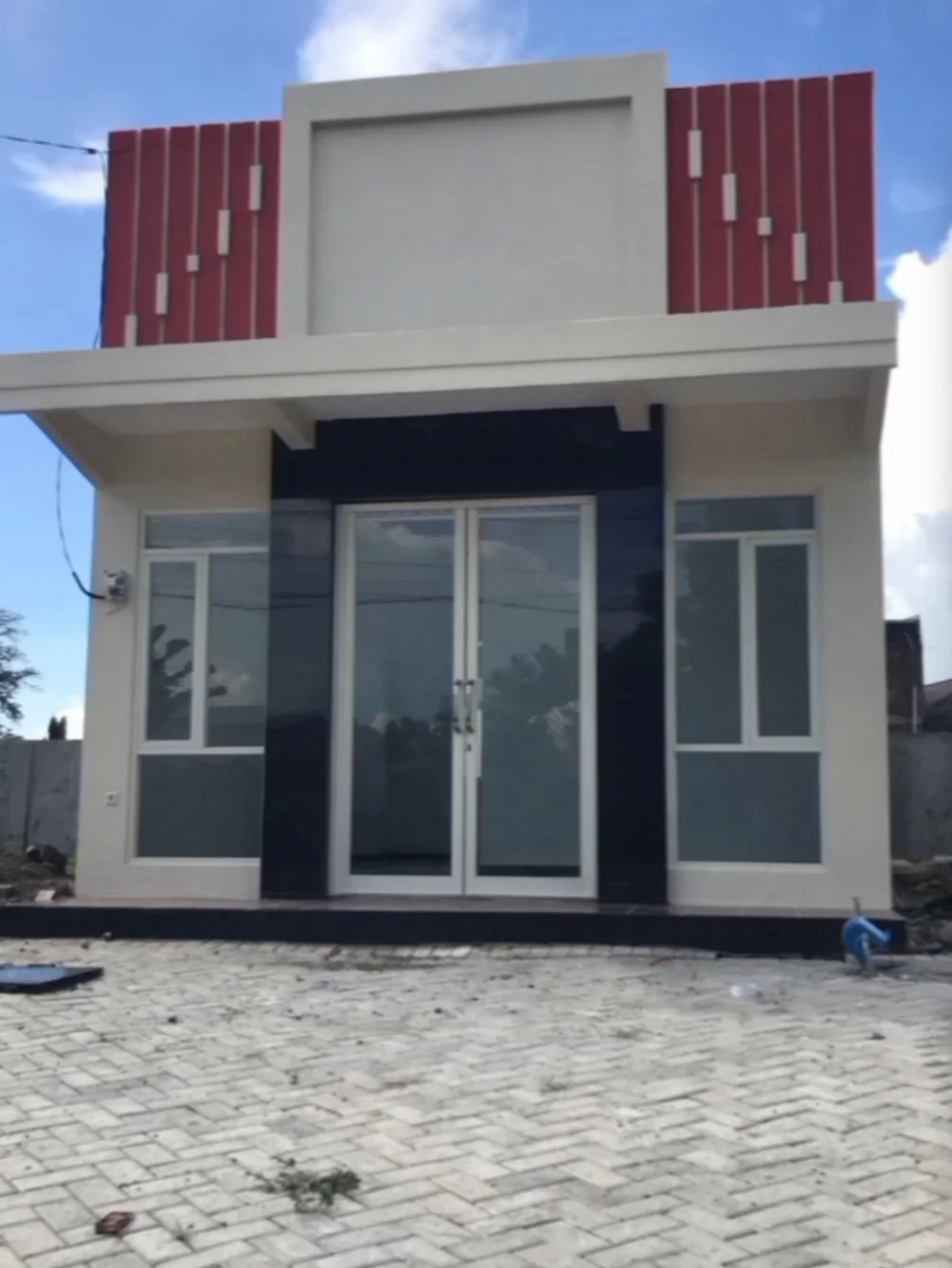 Dijual Rumah Usaha Baru Area Strategis di Permata Green Menganti Regency Gresik