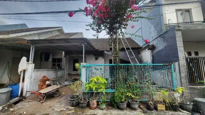 Dijual Rumah Setengah Jadi Strategis di Perumahan Menganti Permai Gresik
