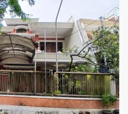 DIJUAL RUMAH LUAS & STRATEGIS – TAMBAK SARI, SURABAYA PUSAT