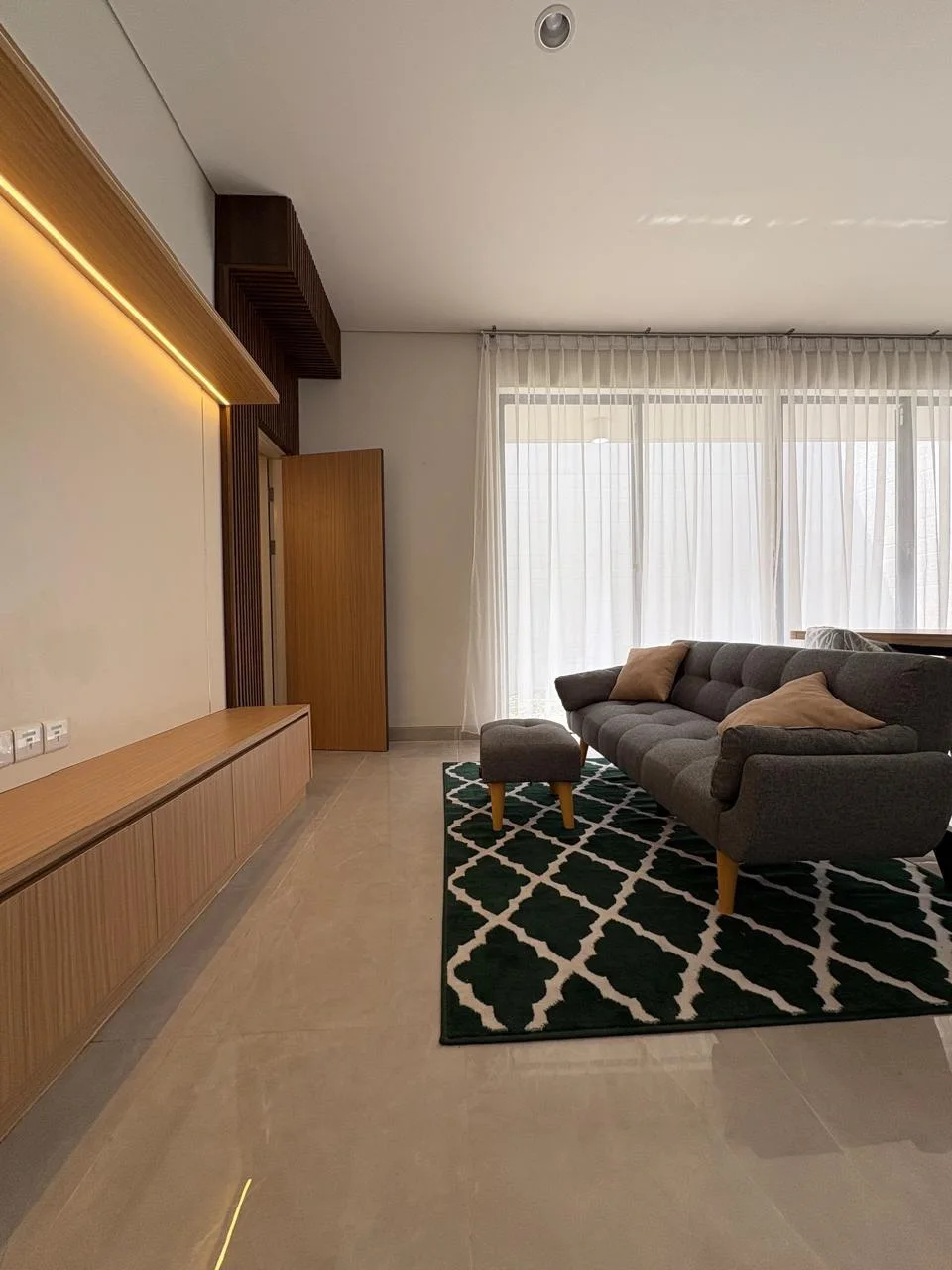 Disewakan Rumah Strategis Eksklusif di Kawasan Premium Pelican Hill Citraland Surabaya Barat - Thumbnail 2