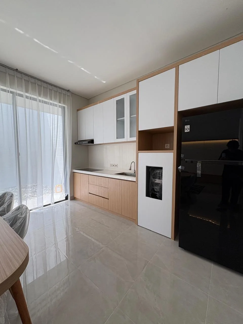 Disewakan Rumah Strategis Eksklusif di Kawasan Premium Pelican Hill Citraland Surabaya Barat - Thumbnail 7