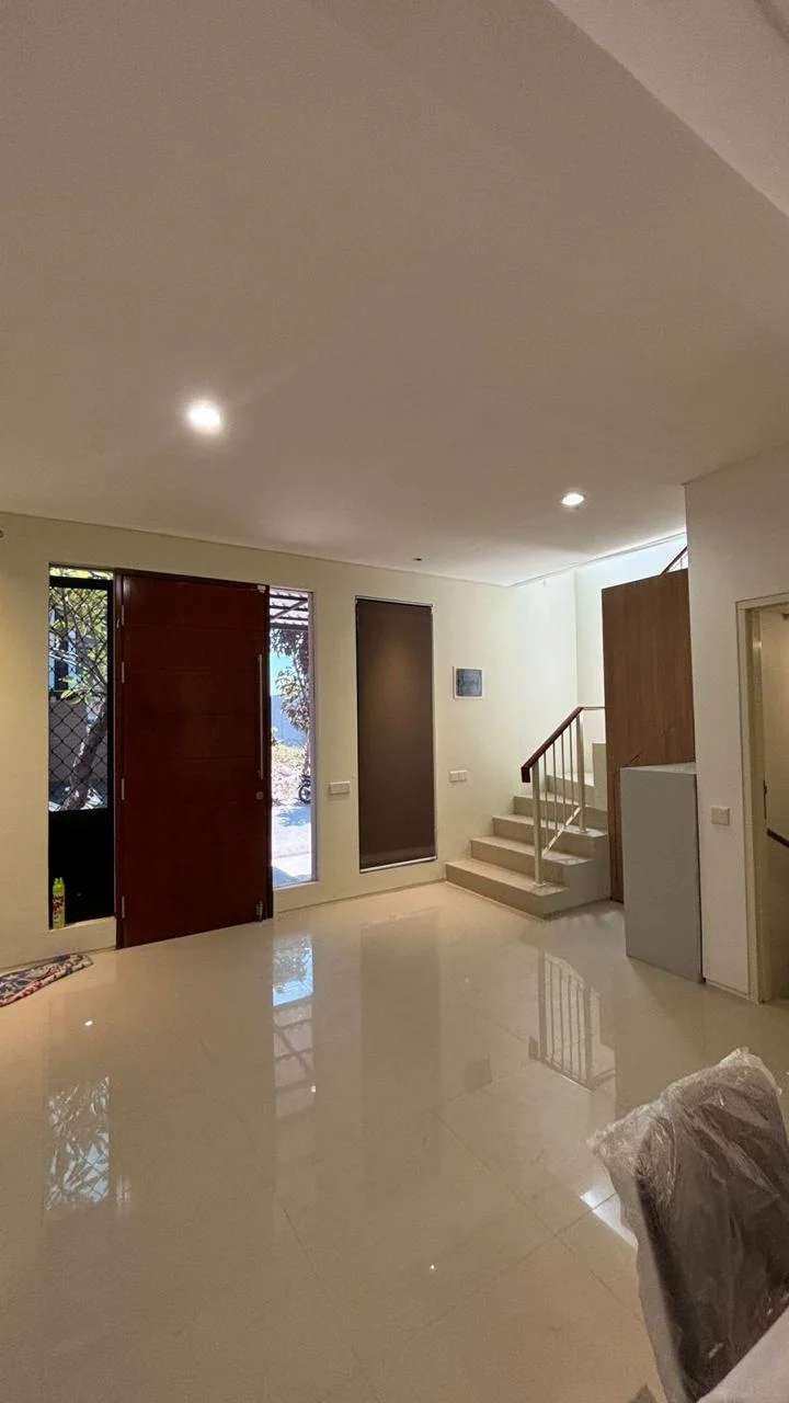 Disewakan Rumah Siap Huni Northwest Hill Citraland Surabaya Barat - Thumbnail 2