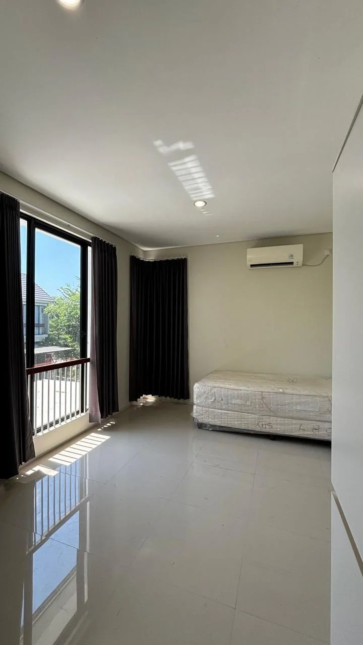 Disewakan Rumah Siap Huni Northwest Hill Citraland Surabaya Barat - Thumbnail 7