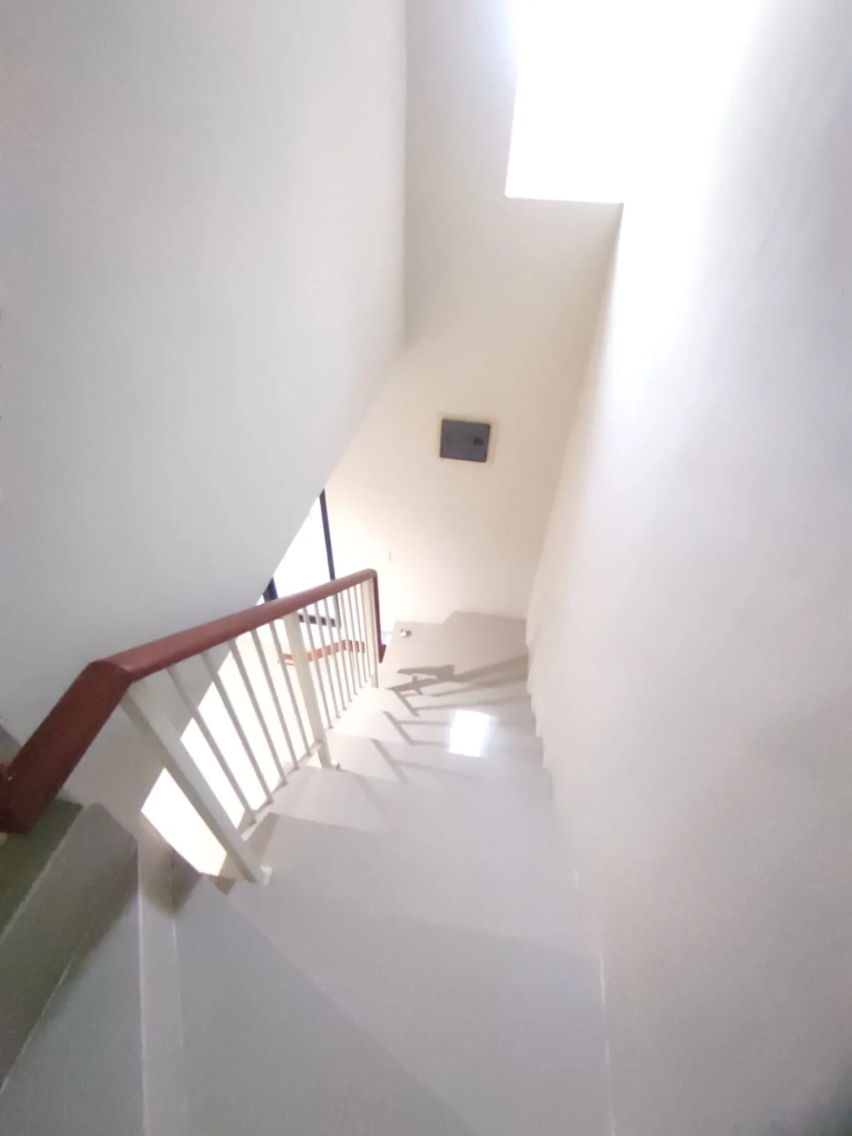 Disewakan rumah di Northwest Hill surabaya barat - Thumbnail 8