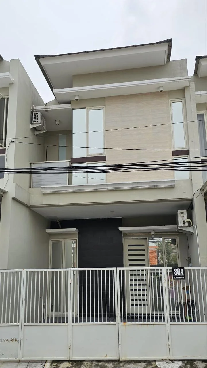 Dijual/Disewakan Rumah Nyaman Strategis di Wilayah Kutisari Surabaya Selatan - Image 1
