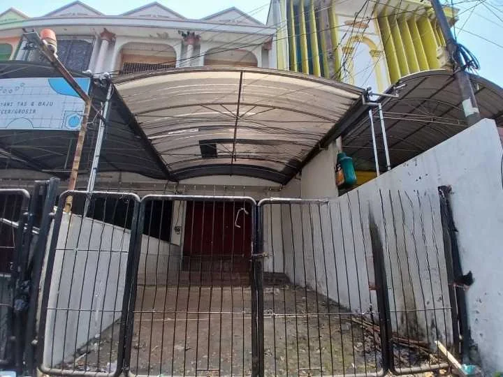 Dijual ruko dengan lokasi komersial yang berada di kawasan Ngagel Rejo Kidul, Surabaya Timur.