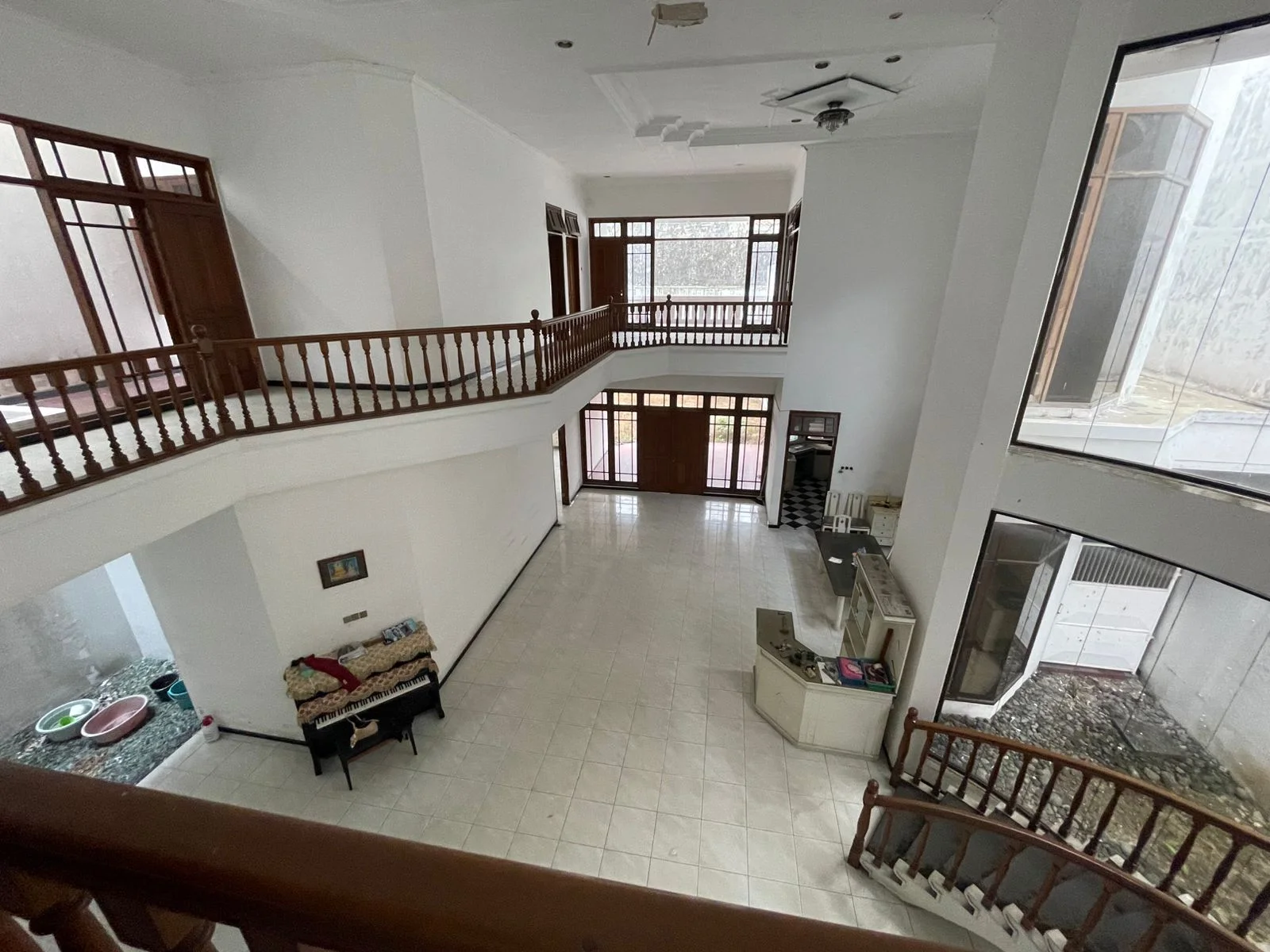 Dijual Rumah Mewah 2 Lantai di Raya Margorejo Surabaya Selatan - Thumbnail 3