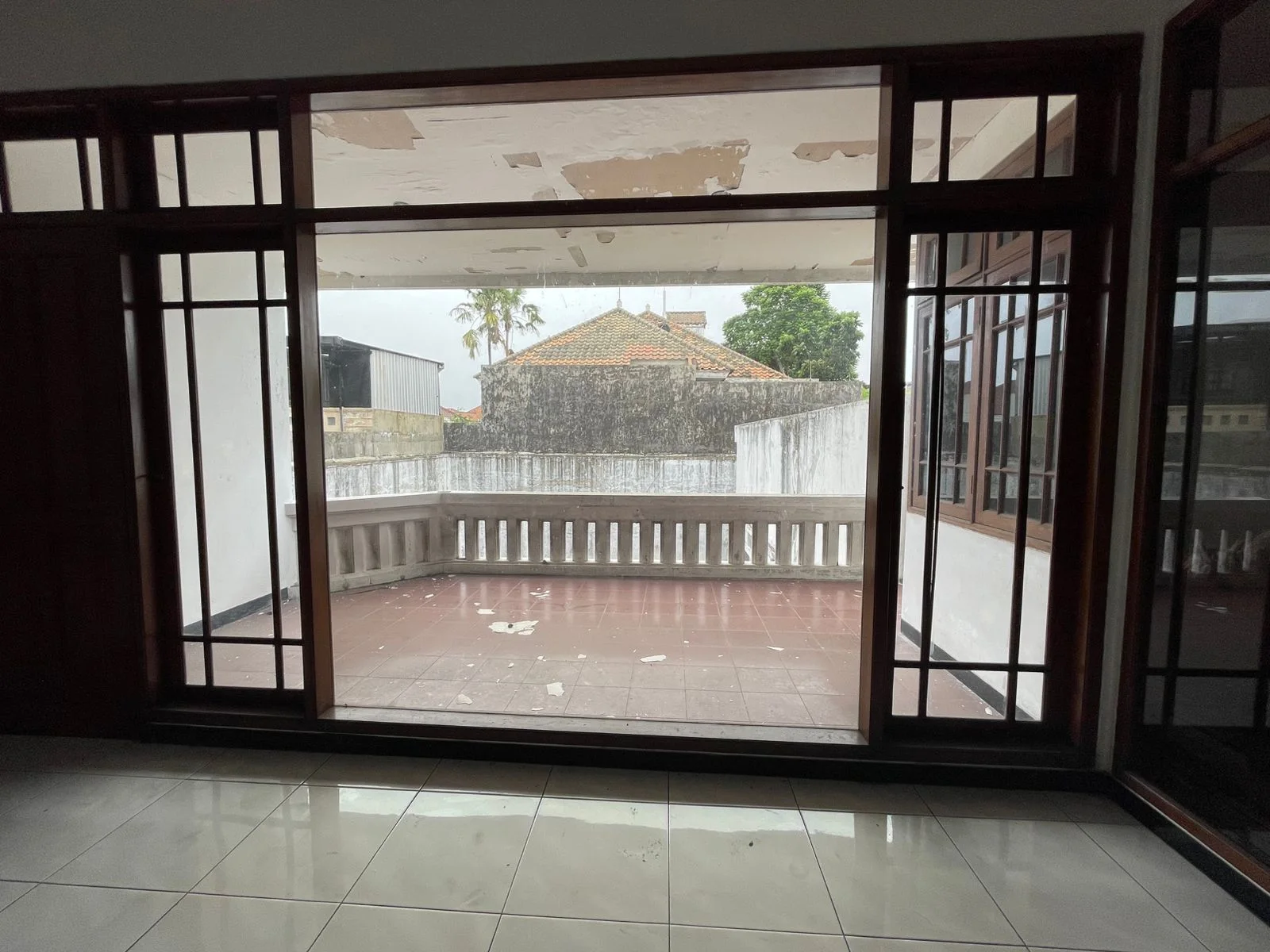 Dijual Rumah 2 Lantai di Raya Margorejo Surabaya Selatan - Thumbnail 5