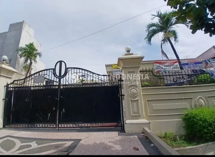 Dijual Rumah Strategis Siap Huni Lokasi Surabaya Selatan - Image 1