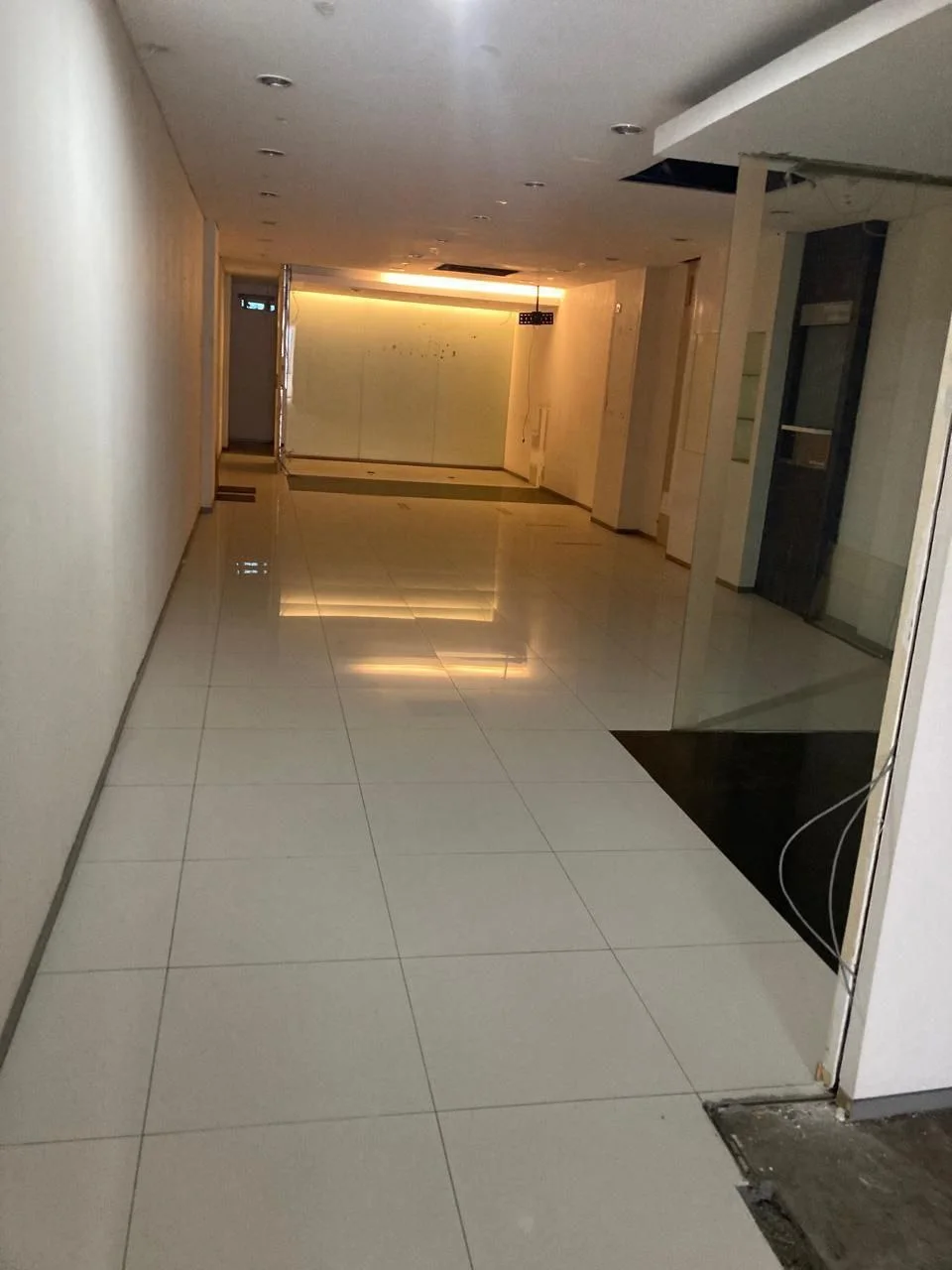 Disewakan Ruko Strategis dan Siap Pakai di Raya Kertajaya Surabaya Timur - Image 1