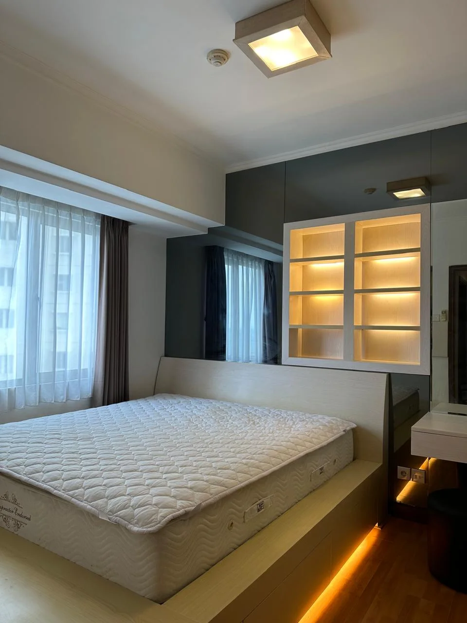 Disewakan Unit Apartemen Waterplace 3 BR Full Furnished Mewah di Pakuwon Indah Surabaya Barat - Thumbnail 4