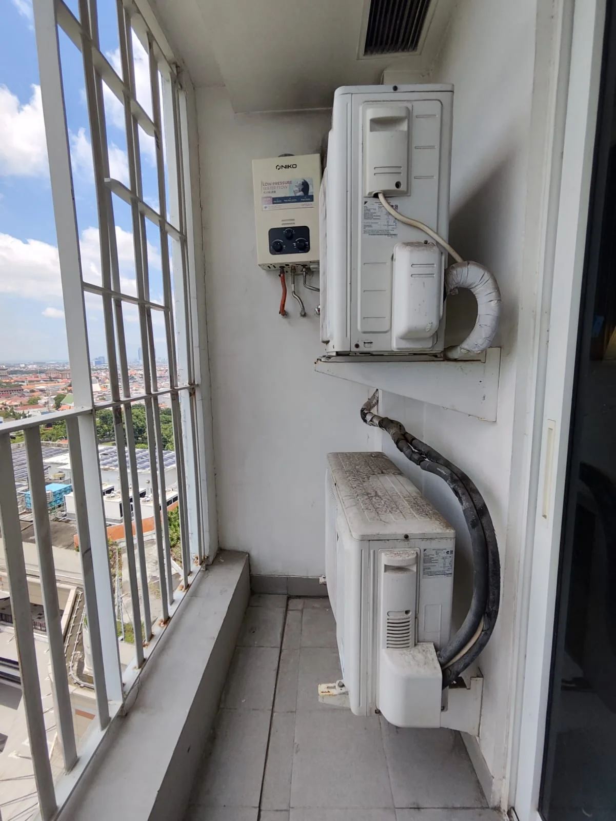 Dijual Apartemen Unit Corner Grand Sungkono Lagoon Tower Venetian Surabaya Barat - Thumbnail 6