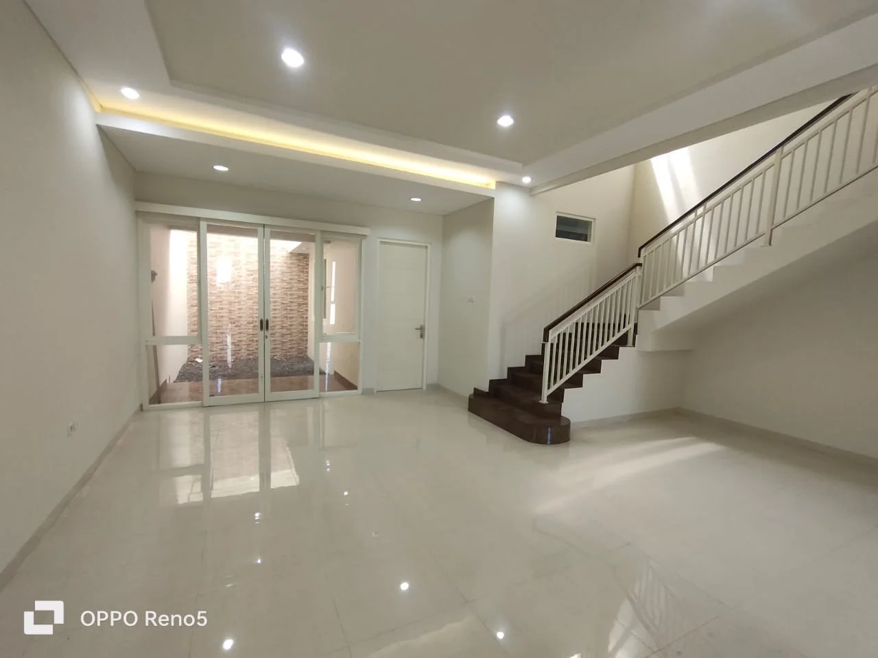 Jual rumah baru Gayung Kebonsari Surabaya