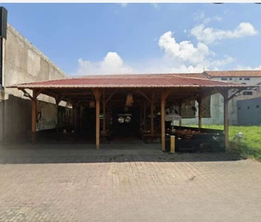 Disewakan Tempat Usaha Strategis Taman Gapura Citraland Dekat G Walk Surabaya Barat - Image 1
