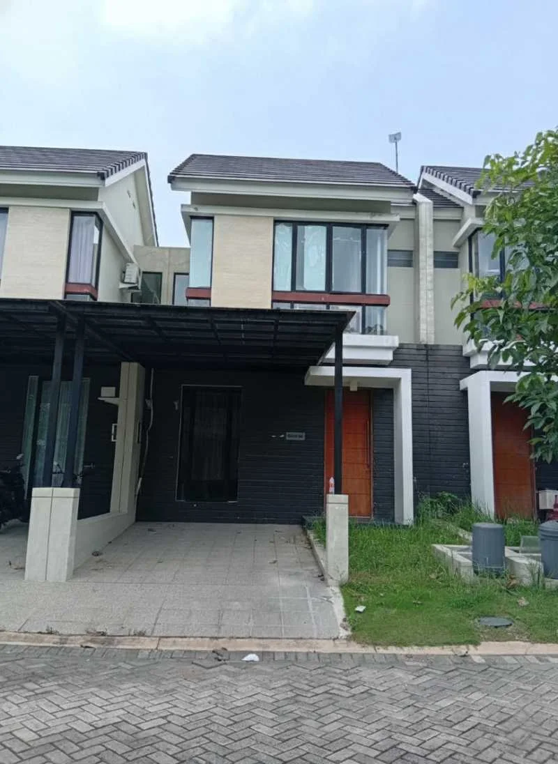 Disewakan Rumah Nyaman di Northwest Hill Surabaya Barat
