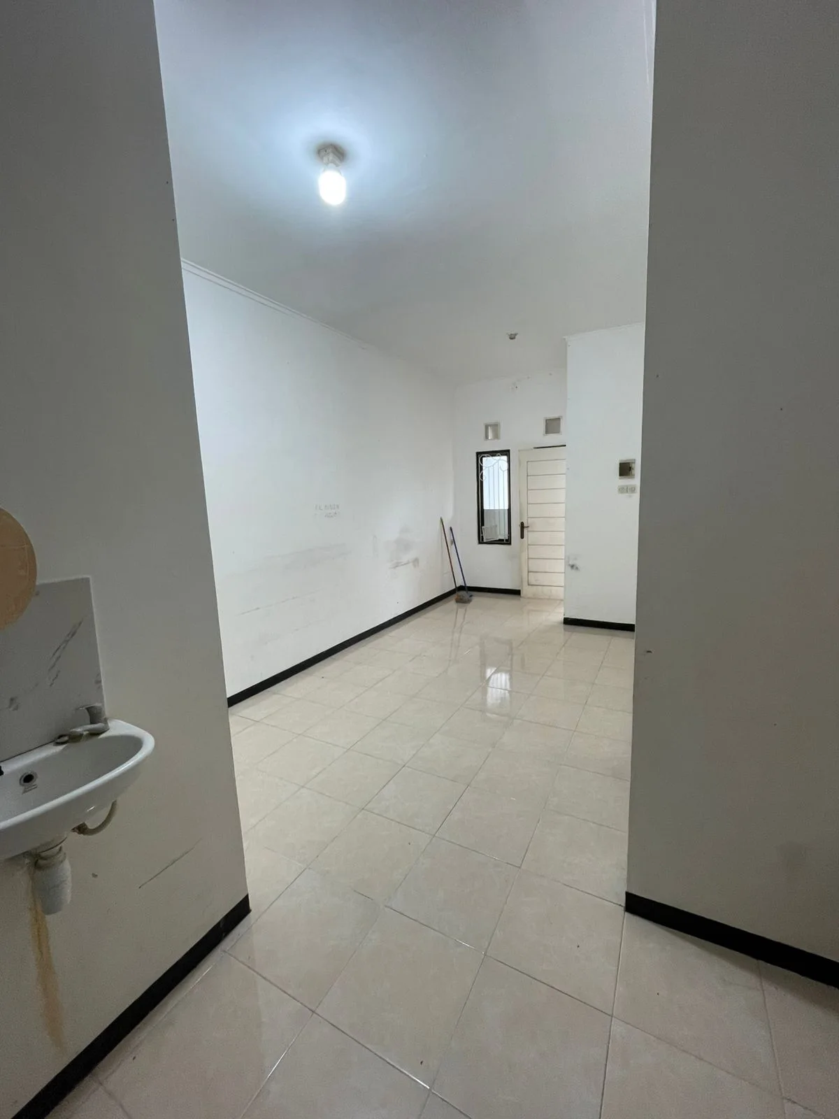 Dijual Rumah 1 Lantai Lokasi Strategis di Sukolilo Dian Regency Surabaya Timur - Thumbnail 2
