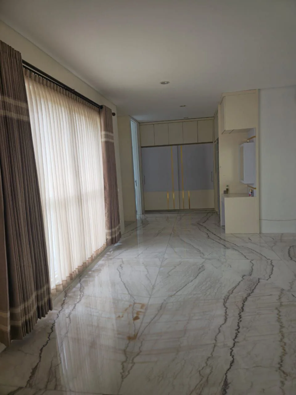 Dijual Rumah Siap Huni Strategis di Green Lake Citraland Surabaya Barat - Thumbnail 6