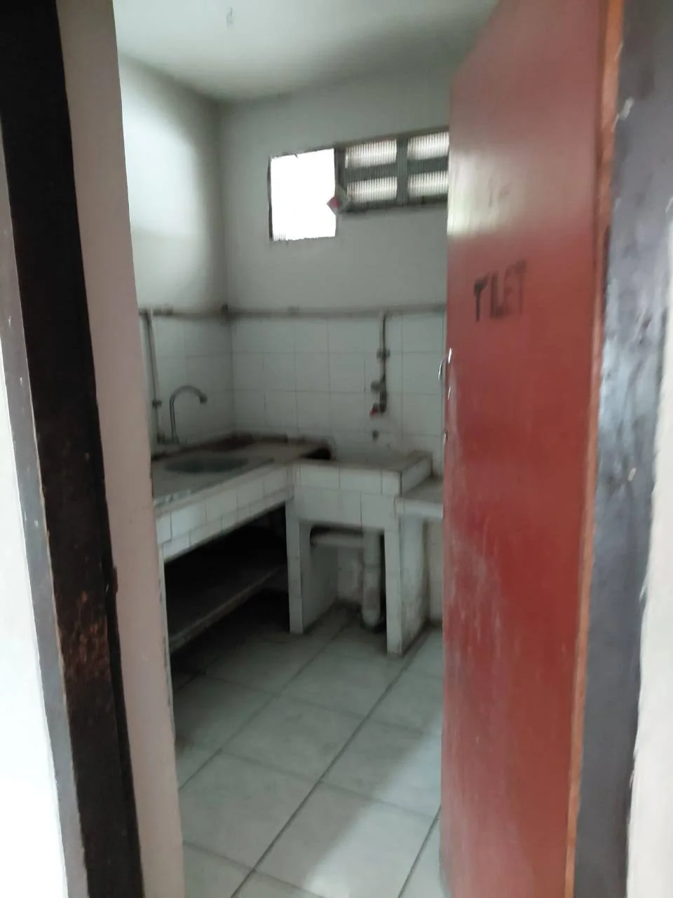 Disewakan Ruko Strategis di Jalan Raya Jemursari Surabaya Selatan - Thumbnail 4