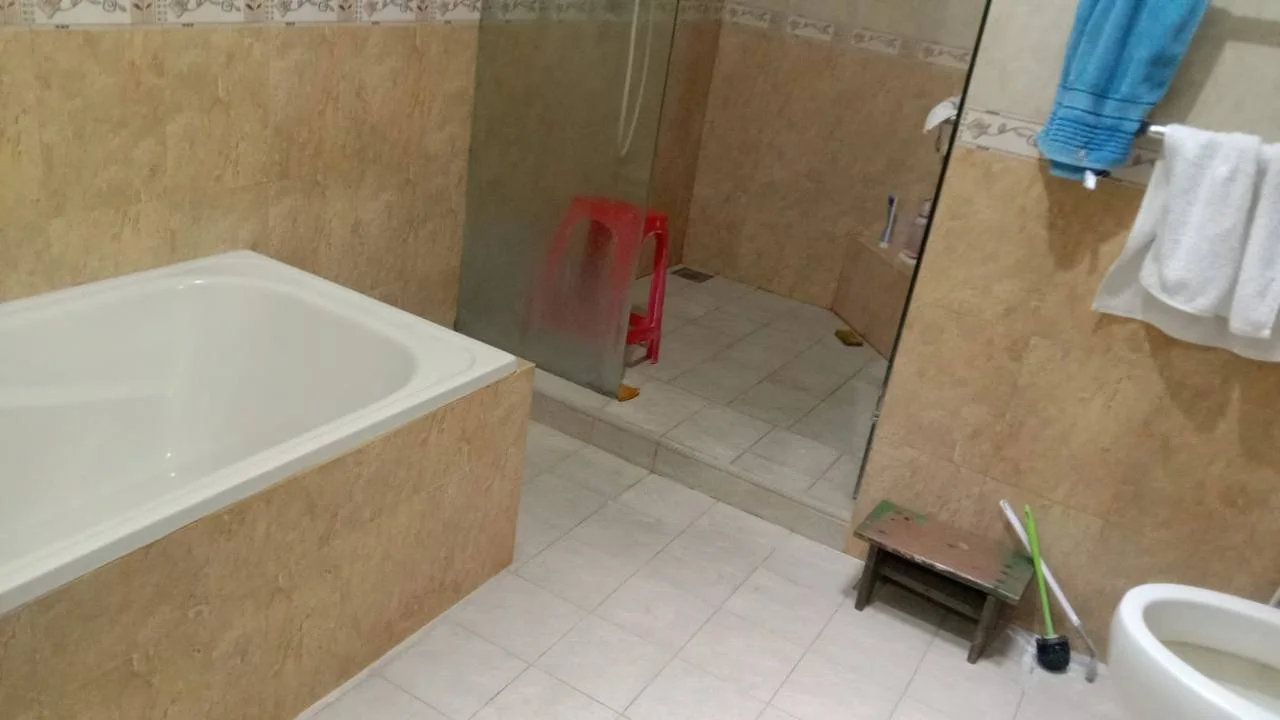 Dijual Rumah Besar 2 Lantai Lokasi di Kawasan Premium Rungkut Asri Timur Surabaya Timur - Thumbnail 5